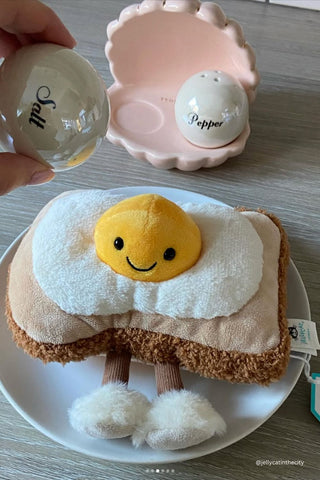 Yvonne Ellen Shell Salt and Pepper Shakers