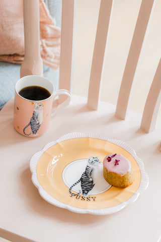 Yvonne Ellen Pussy Flower Plate