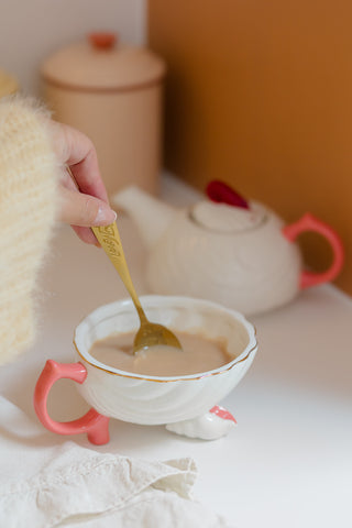 Shell Tea Cup and Pot for One
