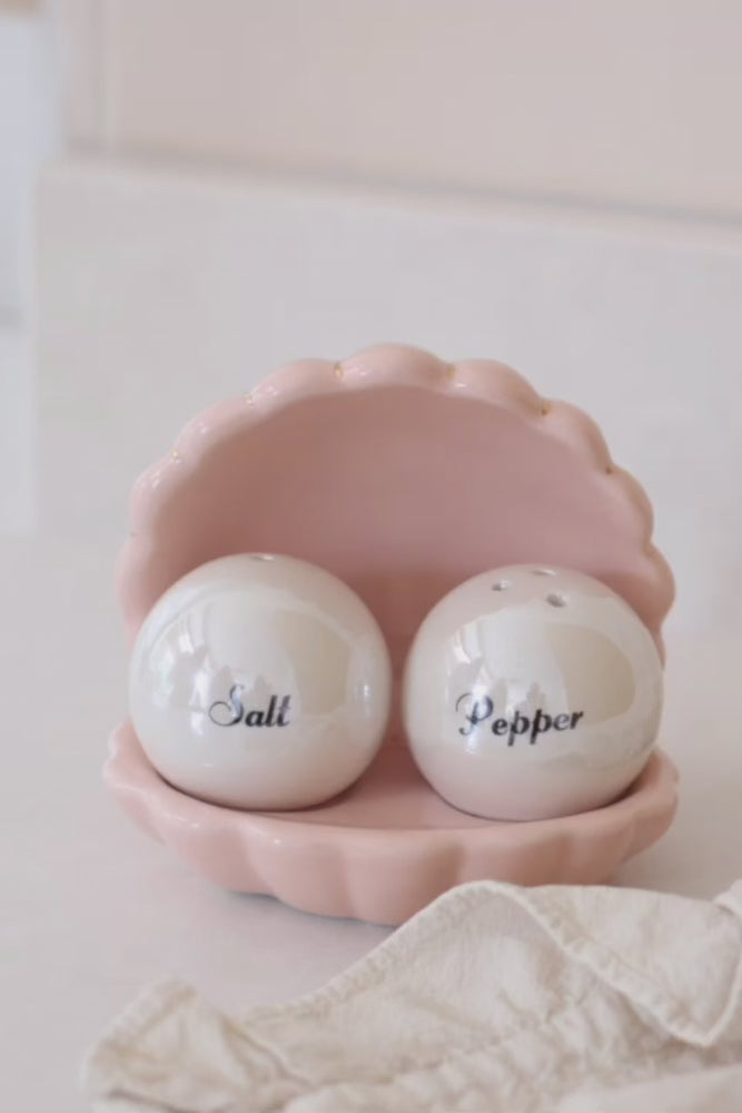 Yvonne Ellen Shell Salt and Pepper Shakers